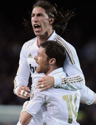 Vendo 3BoliBic y regalo 3 entradas para el Granada-RealMadrid en preferencia fila 2, centrado. 300 € cada una