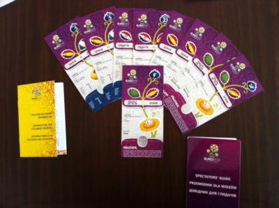 VENDO BANDERA Y REGALO ENTRADAS SEMIS Y FINAL EUROCOPA 2012 AL MISMO PRECIO QUE ME COSTARON POR LA UEFA