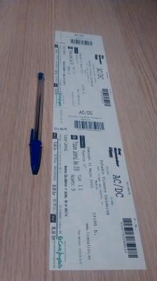 boli bic y dos entradas ACDC 31 de mayo Madrid
