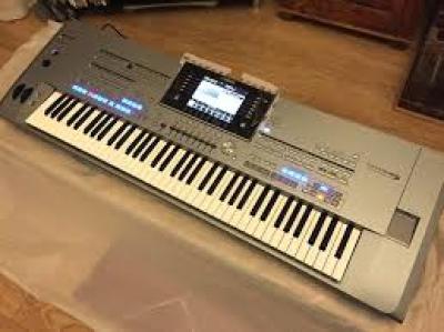 FOR SALE:  Yamaha Tyros 5 Workstation Keyboard